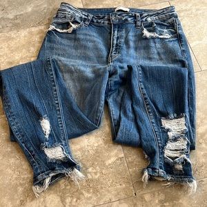 EUC KanCan mid-rise skinny, curvy cut Jeans. Long length.